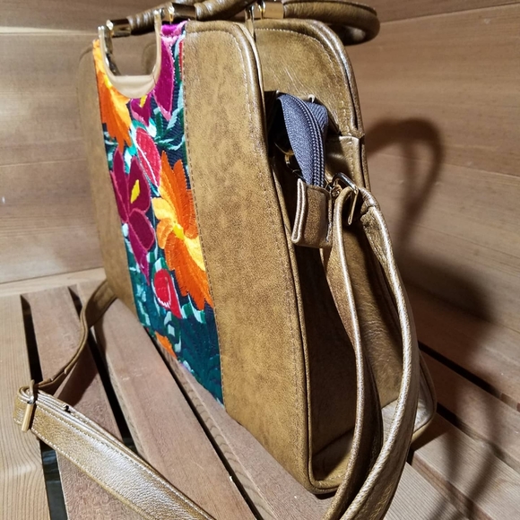 Handbag - Picture 3 of 4